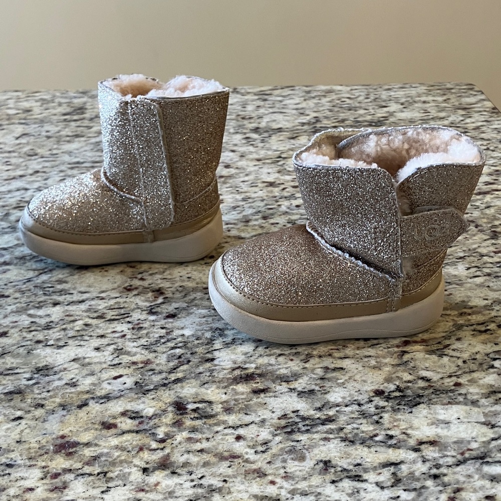 UGG Toddler Girls Gold Glitter Boots Size 2 Shearling Lined Velcro Closure - Picture 4 of 8